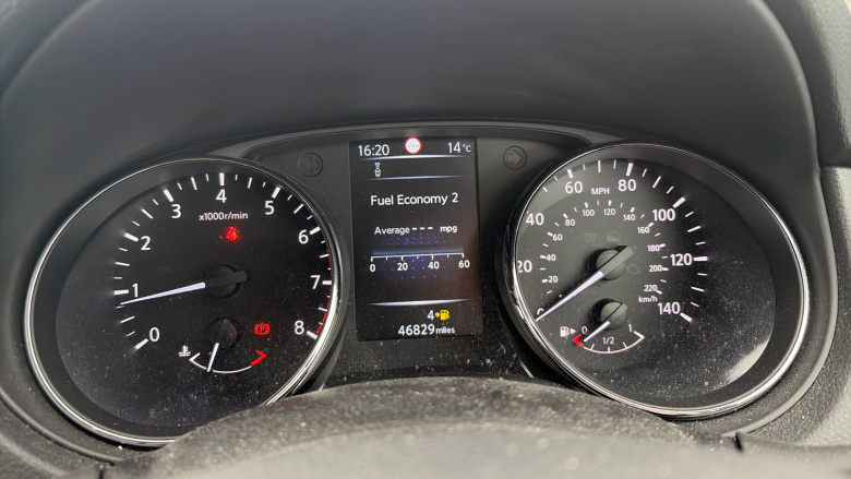 Nissan Qashqai 1.2 DiG-T N-Connecta 5dr Petrol Hatchback